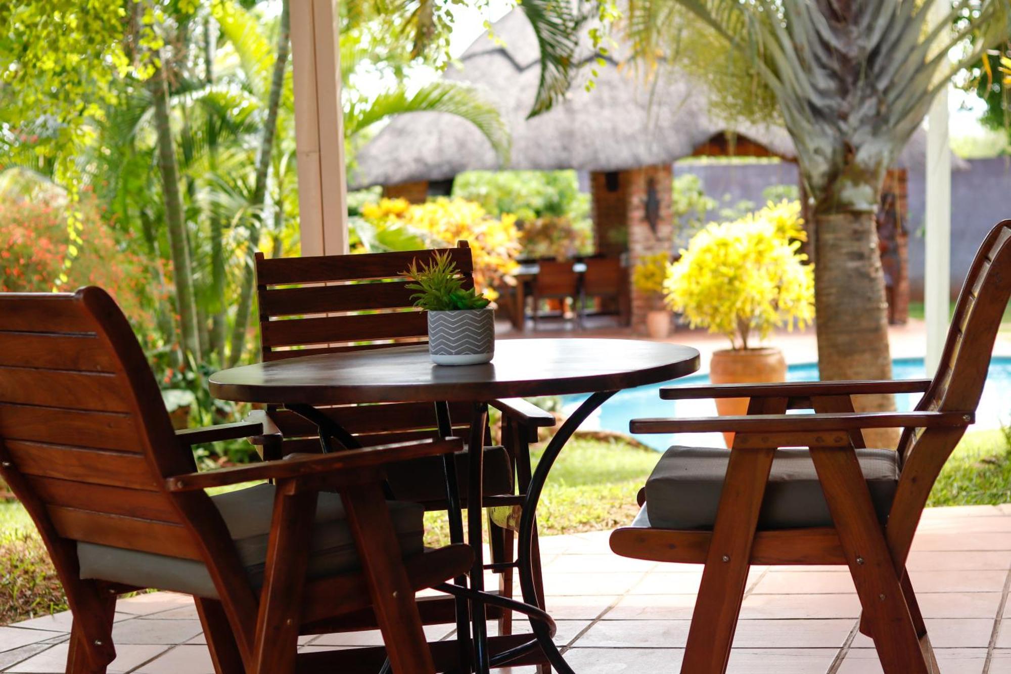Room In Villa - Zambezi Family Lodge - Elephant Room วิกตอเรียฟอลส์ ภายนอก รูปภาพ